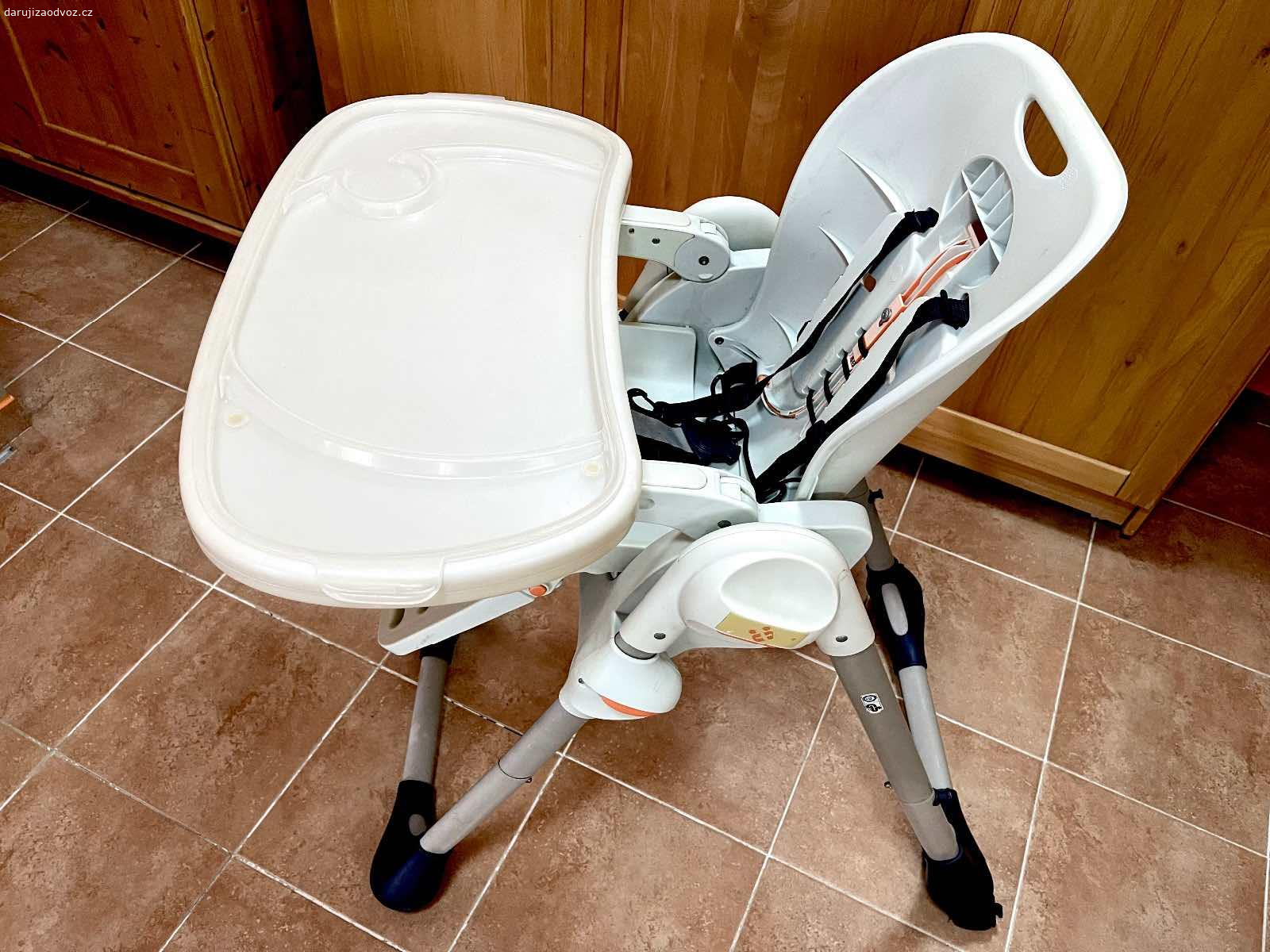 Dětská jídelní židlička Chicco. Daruji dětskou jídelní židličku Chicco ve výborném stavu, stačí dokoupit potah. Nikam neposílám, pouze osobní odběr v Modleticích Praha-východ