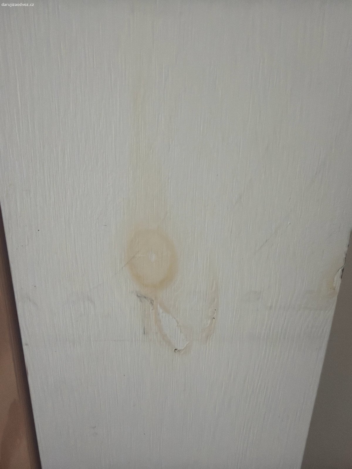 dětská postel s matrací. dřevěná postel se zabranou - ikea singlar bílá
bude potřeba přetřít - časem ztmavly suky a na čele jsou oděrky  viz.foto