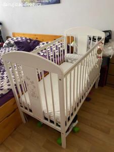 Dětská postýlka a kreslo