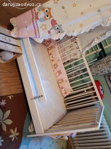 dětská postýlka