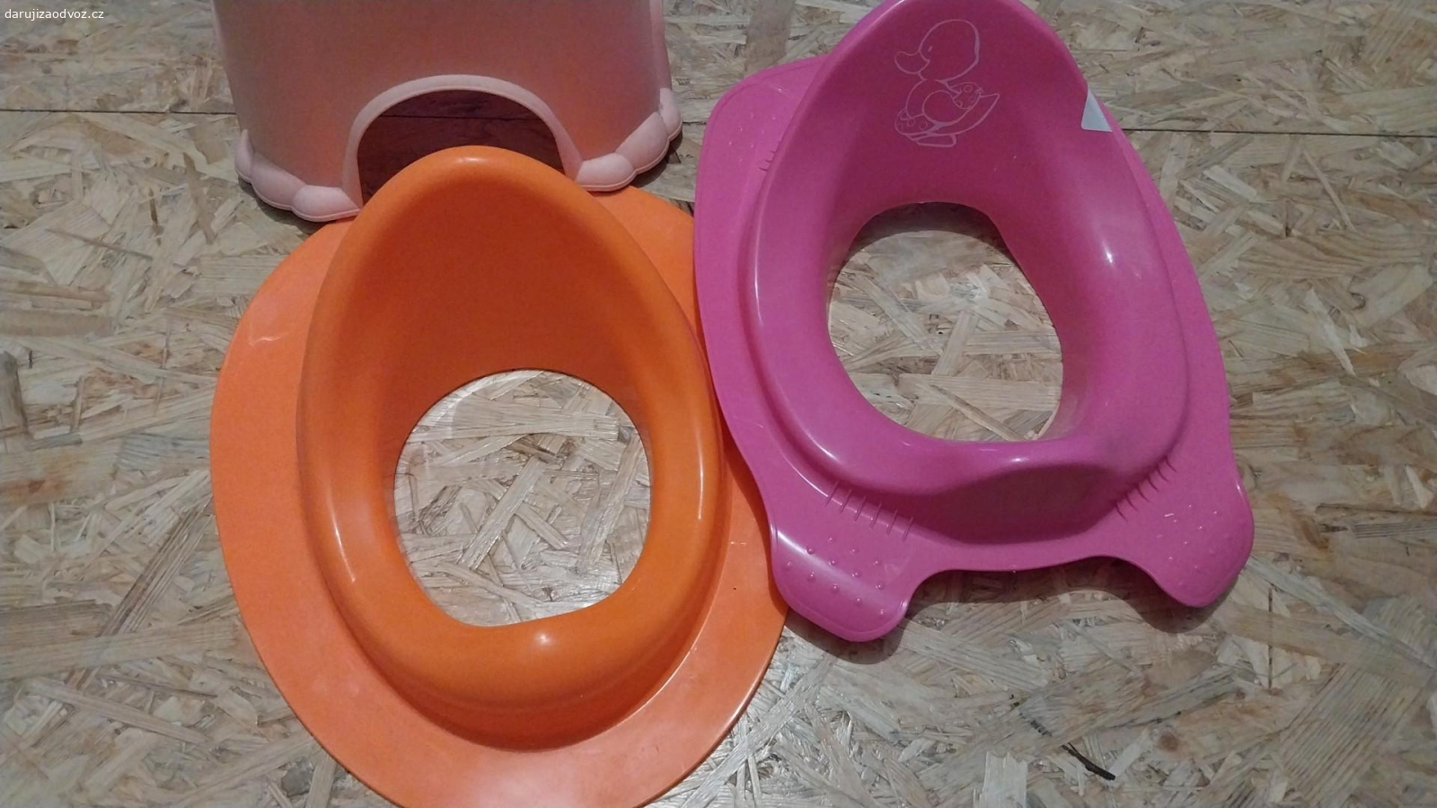 dětská stolička. dětské záchodové prkénko a stolička