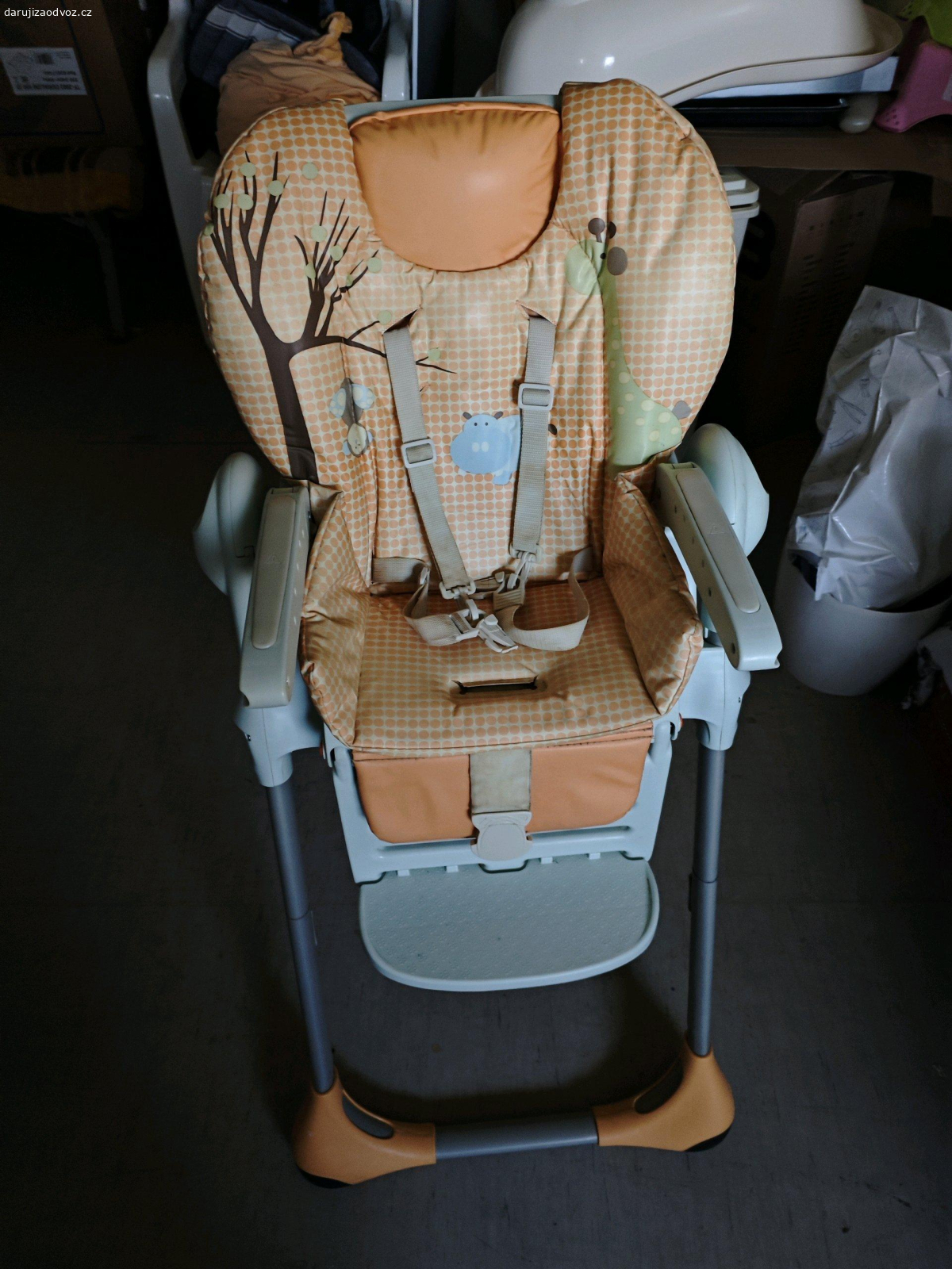 Dětská stolička. Daruji za odvoz dětskou stolčku.