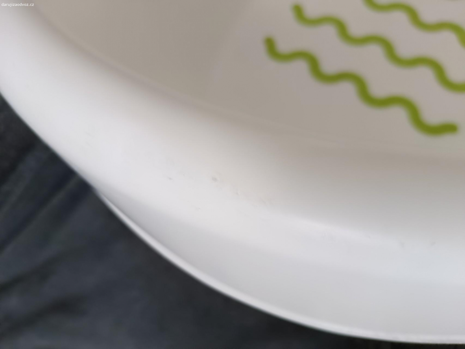 dětská vanička ikea. poškrábane kraje a ze spodu je taková ta koupelnová plíseň.