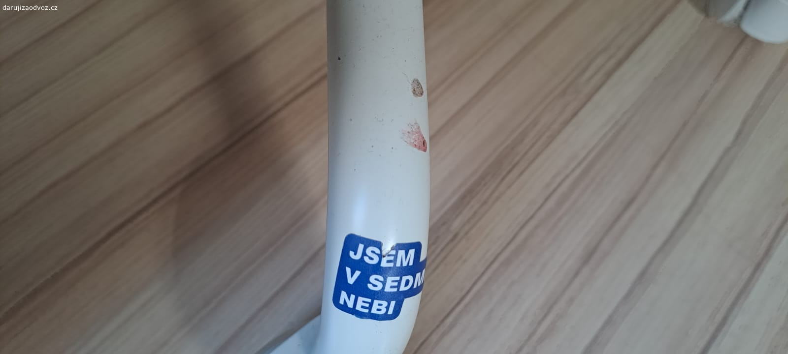 dětská židle ikea. Dětská židle Ikea, používaná, ale plně funkční (dítě ji již přerostlo). Známky opotřebení - fleky, oděrky viz foto. Snímatelné potahy jsou vyprané, vyprat nejde zadní část, kde jsou též fleky. Pouze vlastní odnos (blízko metra Vysočanská)