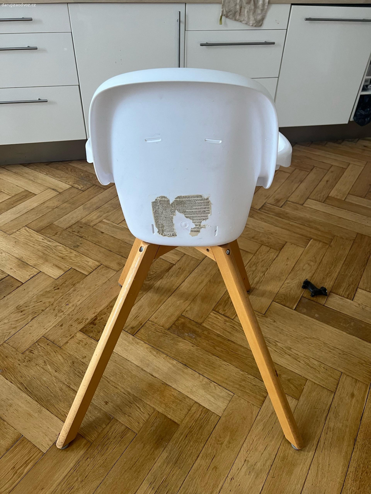 detska zidlicka. daruji detskou zidlicku, muzu i rozmontovat.