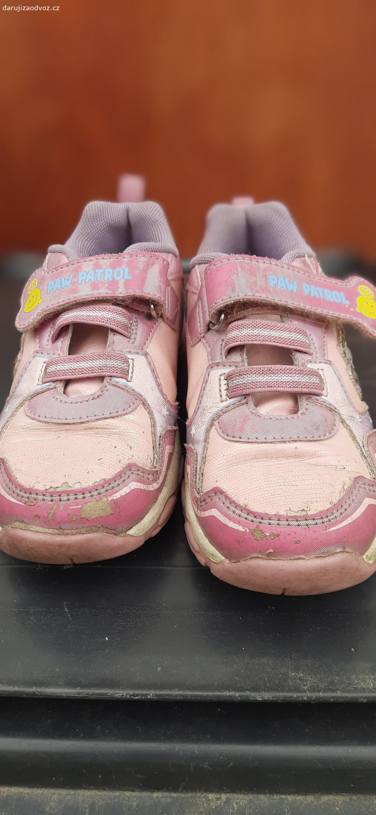 dětské boty 27 až 32. přenechám dětské boty na podzim zimu i léto velikost 27 až 32 některé použité a některé nové. osobní odběr Orlická ulice 252 Hradec Králové