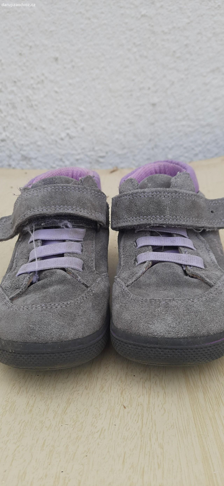 dětské boty 27 až 32. přenechám dětské boty na podzim zimu i léto velikost 27 až 32 některé použité a některé nové. osobní odběr Orlická ulice 252 Hradec Králové