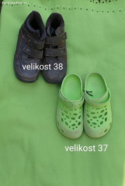 Dětské boty velikost 37,38.. Daruji za odvoz nebo za poštovné + balné 150,-(posílám přes zásilkovnu)dětské boty na donošení,velikost 37 a 38.
Osobní převzetí v Ostrém Kameni.