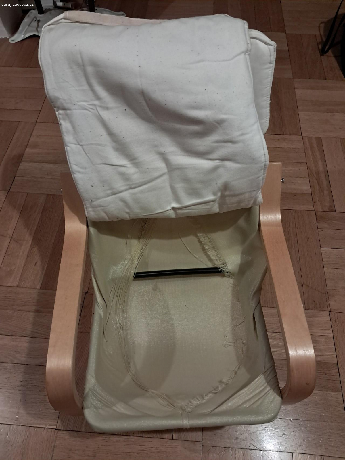 dětské houpací kreslo ikea. rozměry dle fotky, použité, nutno opravit sedák