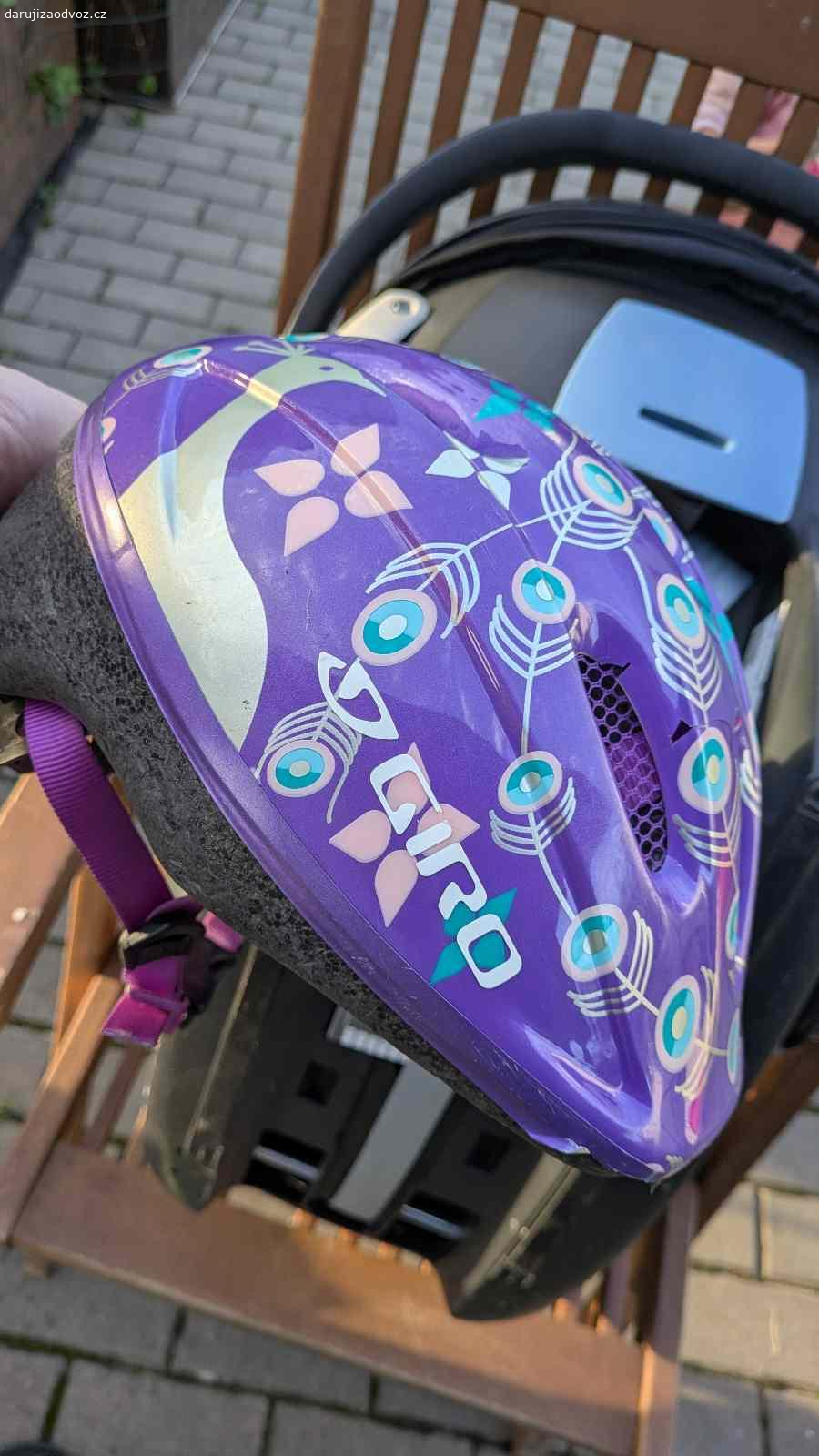 Dětské vajíčko Cybex + 2 dětské přilby. Použité, nicméně nepoškozené a určitě ještě poslouží