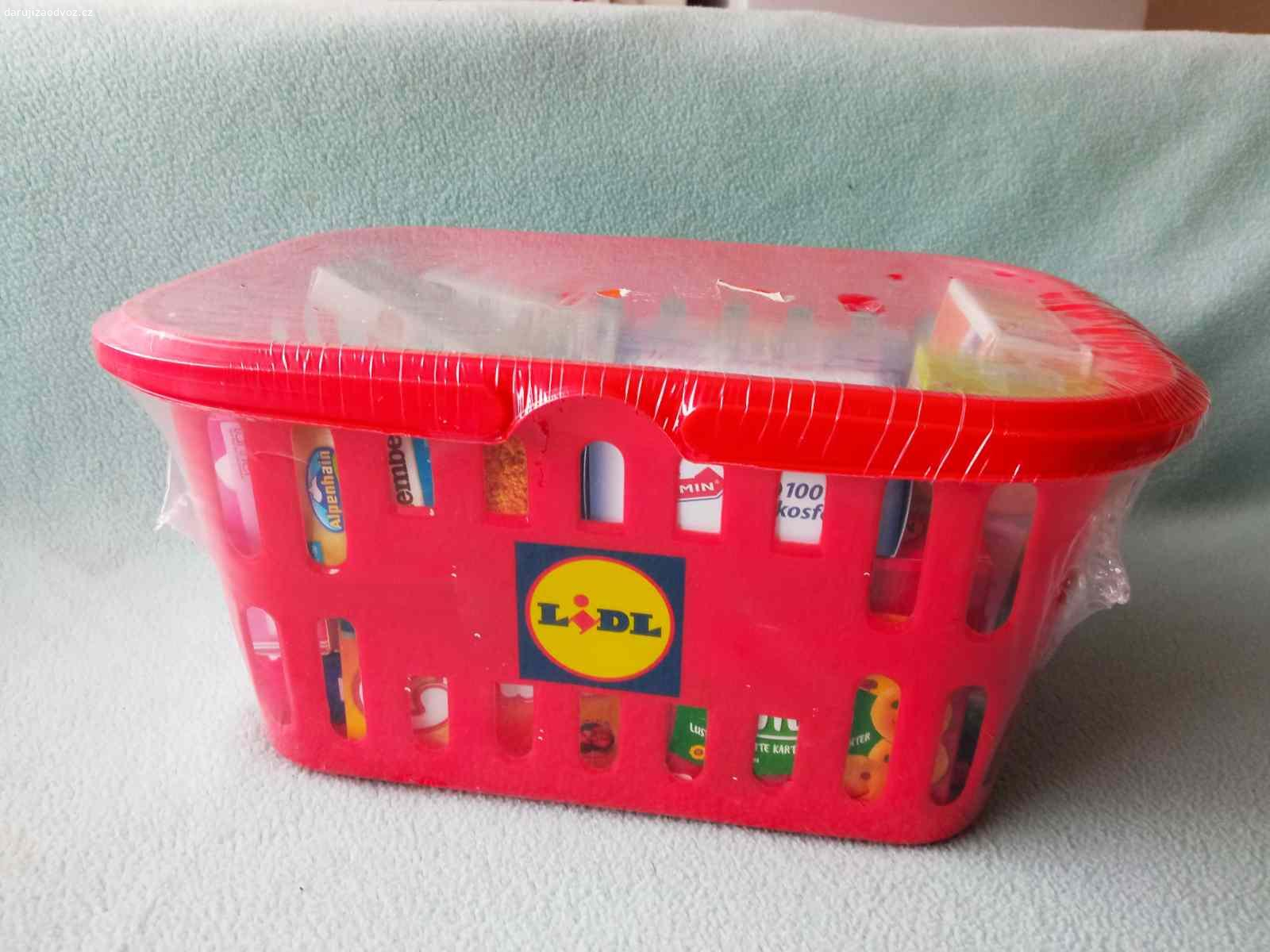 Dětský nákupní košík LIDL / nový/. Nákupní košík plný dětských hracích potravin / nové/, možno zaslat za 120 korun/ poštovné+ balné/