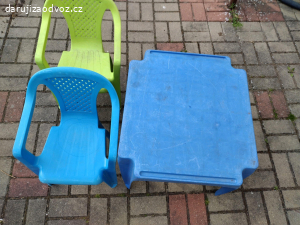 Dětský stoleček
