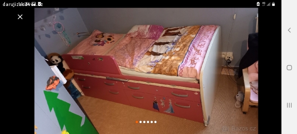 Dívčí postel se šuplíky. Krásná a hlavně praktická růžová postel 200x90cm se 4 šuplíky. Rozložena v garáži, nutno odvézt kombikem nebo lépe dodávkou. Prosím zprávy jen na telefon.