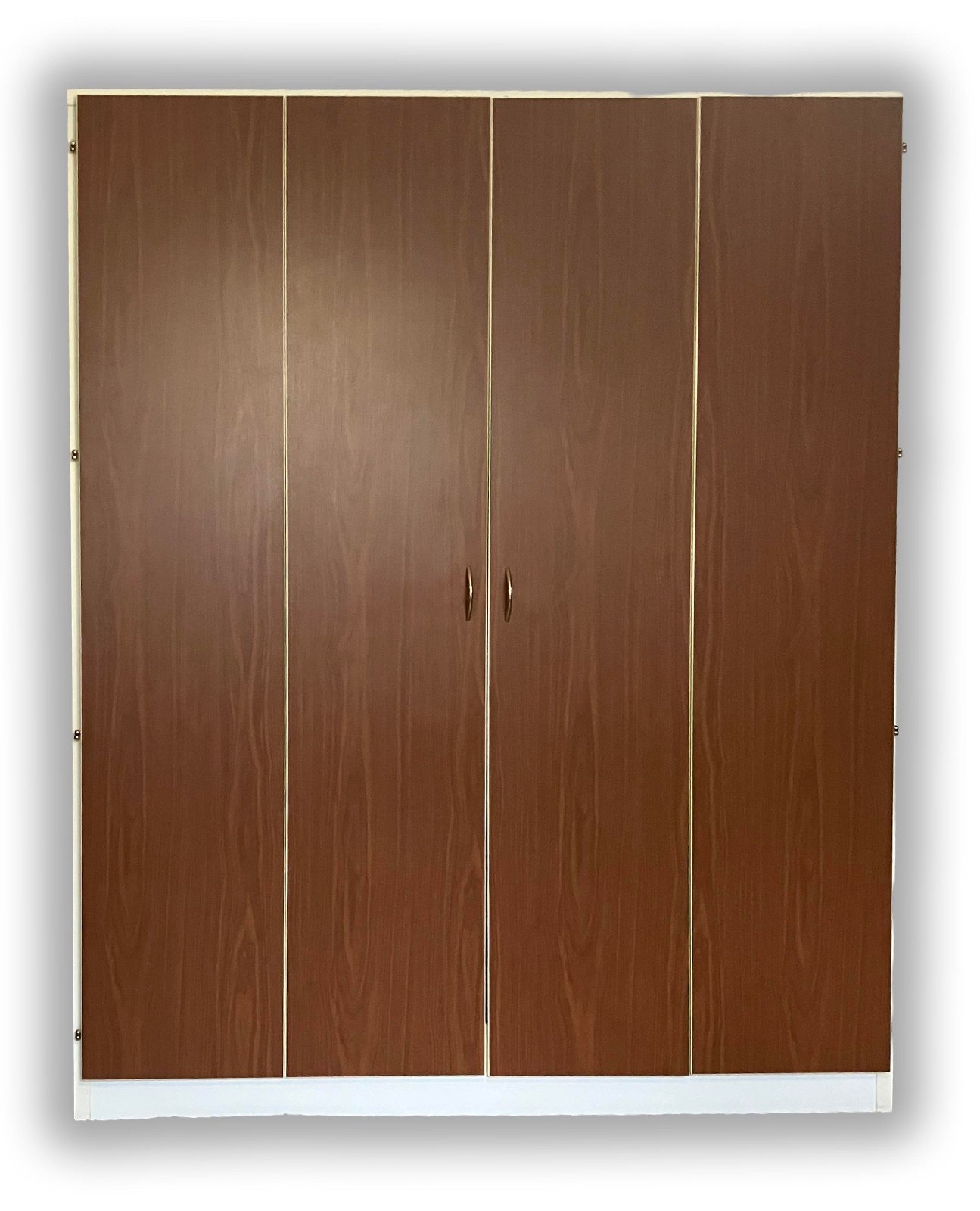 Dvojlůžko "ve skříni" se skříní. Daruji sklopné dvojlůžko 160x 200 cm "do skříně" vč. samotné mahagonově-bílé skříně o rozměrech (š x v x h v mm) 1785 x 2200 x 460.

Sklopné lůžko zabírá ve složeném stavu minimum místa na podlaze.

Sestava lůžko/skříň je funkční, zachovalá; lůžko se díky pružinám v mechanizmu jednoduše a snadno rozkládá a skládá. Matrace je v horším stavu a nejspíš by už zasloužila nějakou opravu. Lůžko se kotví do podlahy, skřín na stěnu.