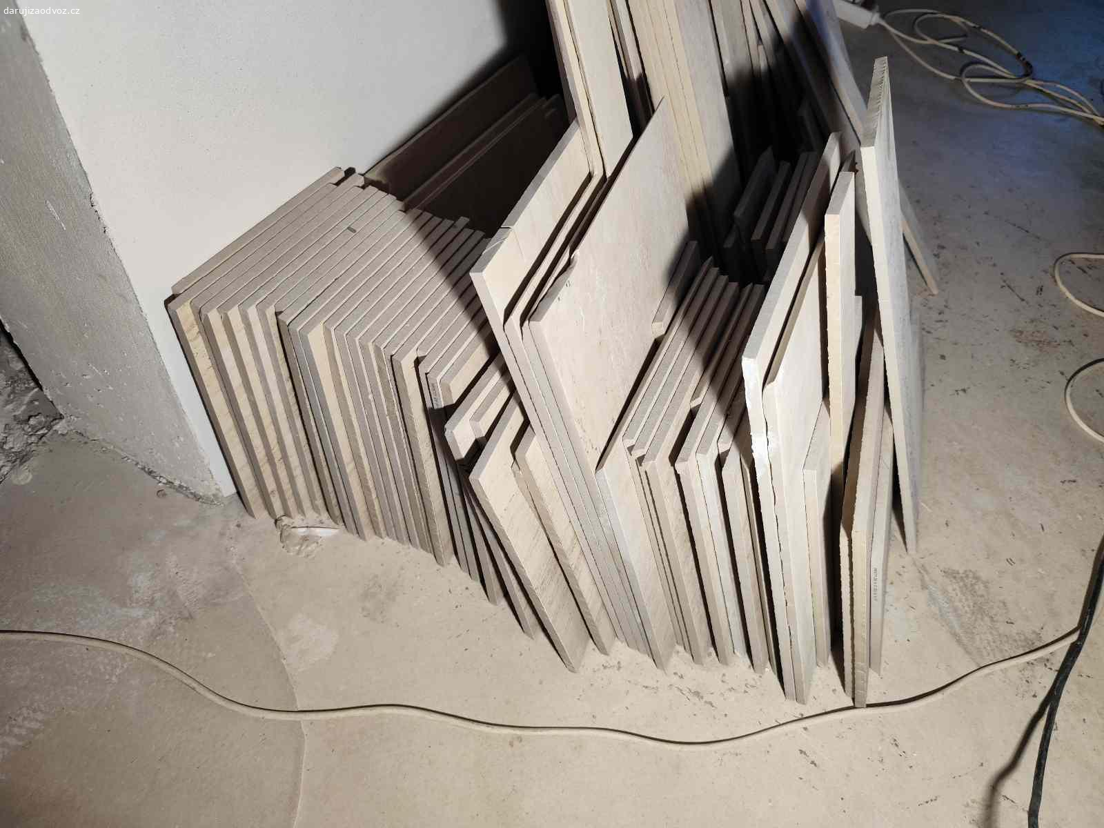 DLAŽBA RAKO Alba Větší množství prořezu. Daruji za odvoz větší množství prořezu. Odhadem přes 7 m2. Malé kousky z 30x60 i velké z 60x60 dle foto. Jedná se o RAKO Alba béžová mat.