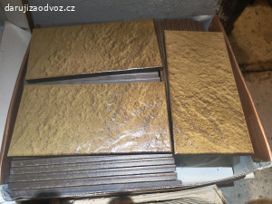 Dlaždice 20cm x 10cm cca 80ks