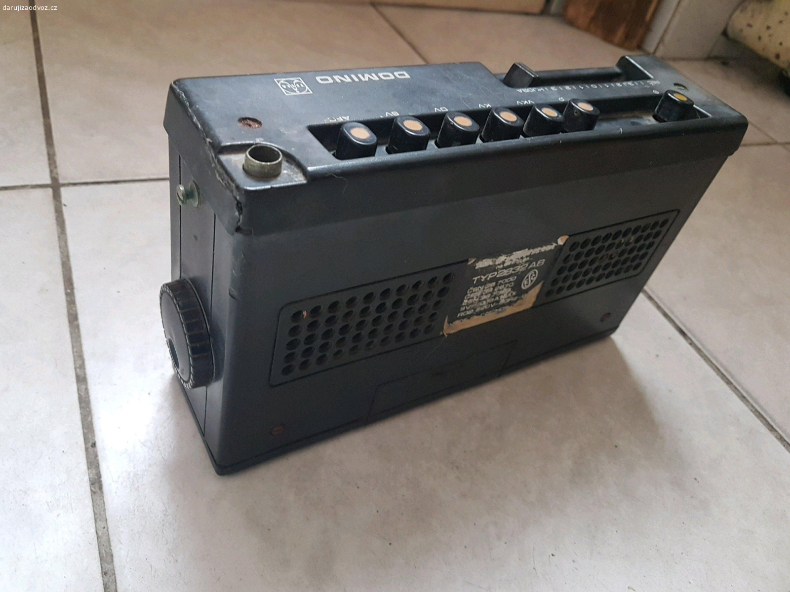 do sbírky na doplnění. Daruji rádio Domino na doplnění sbírky nebo díly funkčnost neznámá