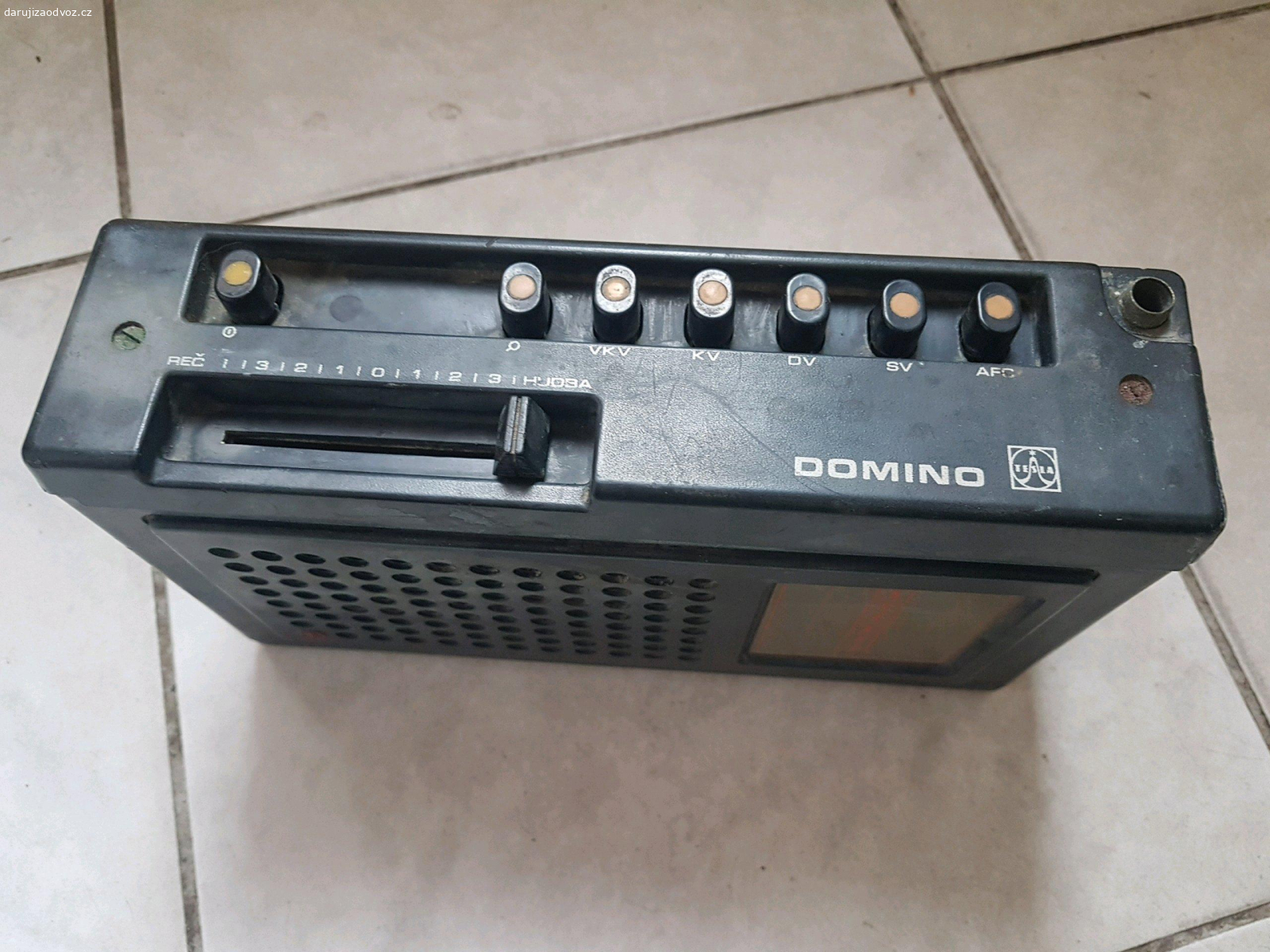 do sbírky na doplnění. Daruji rádio Domino na doplnění sbírky nebo díly funkčnost neznámá