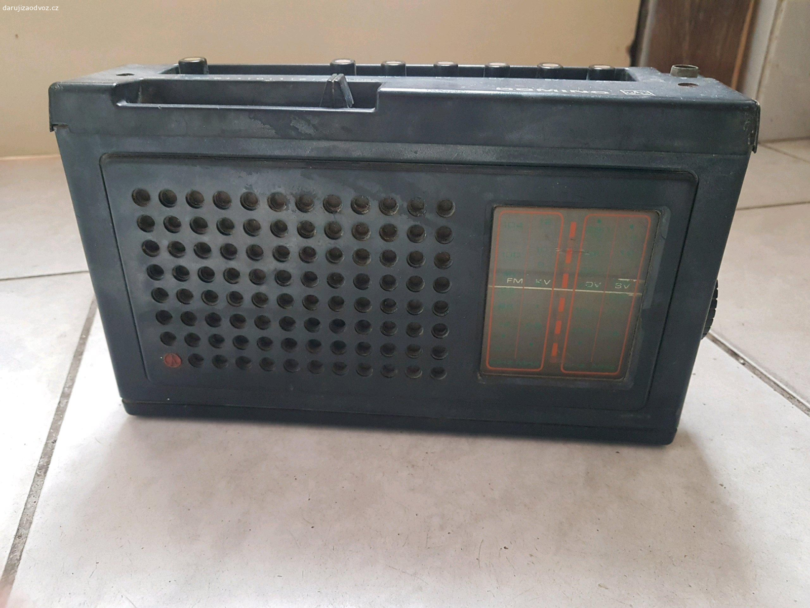 do sbírky na doplnění. Daruji rádio Domino na doplnění sbírky nebo díly funkčnost neznámá