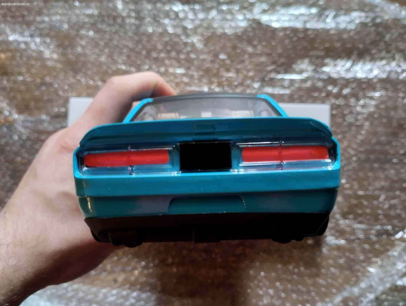 Dodge Challenger Widebody model. Daruji tento model za svezení v opravdovém challengeru v okolí Brna, moc by mě to potěšilo :-) Díky.