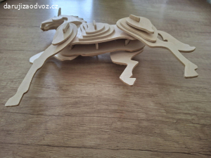 Dřevěná skládačka koně