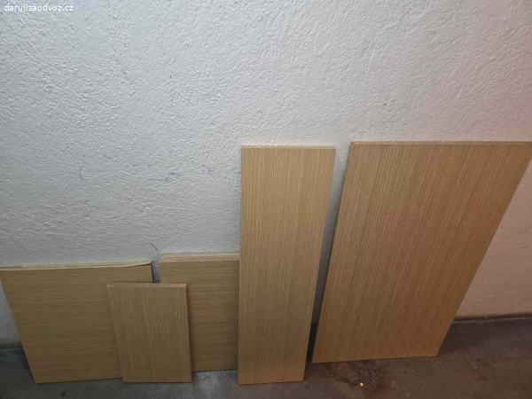 Dřevěné desky, police