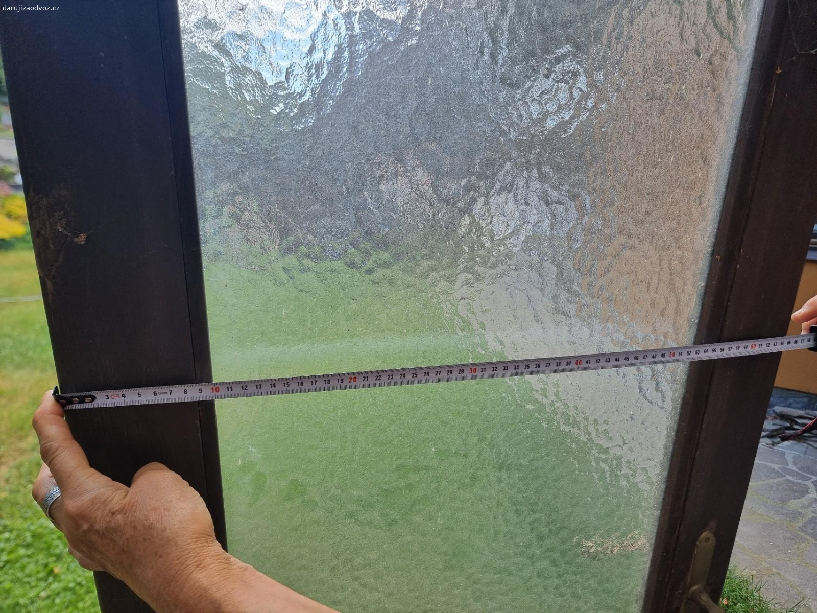 Dřevěné dveře. Daruji dveře, skleněná výplň, šiře 65 cm, výška 195 cm,vícerozměrů na fotkách.