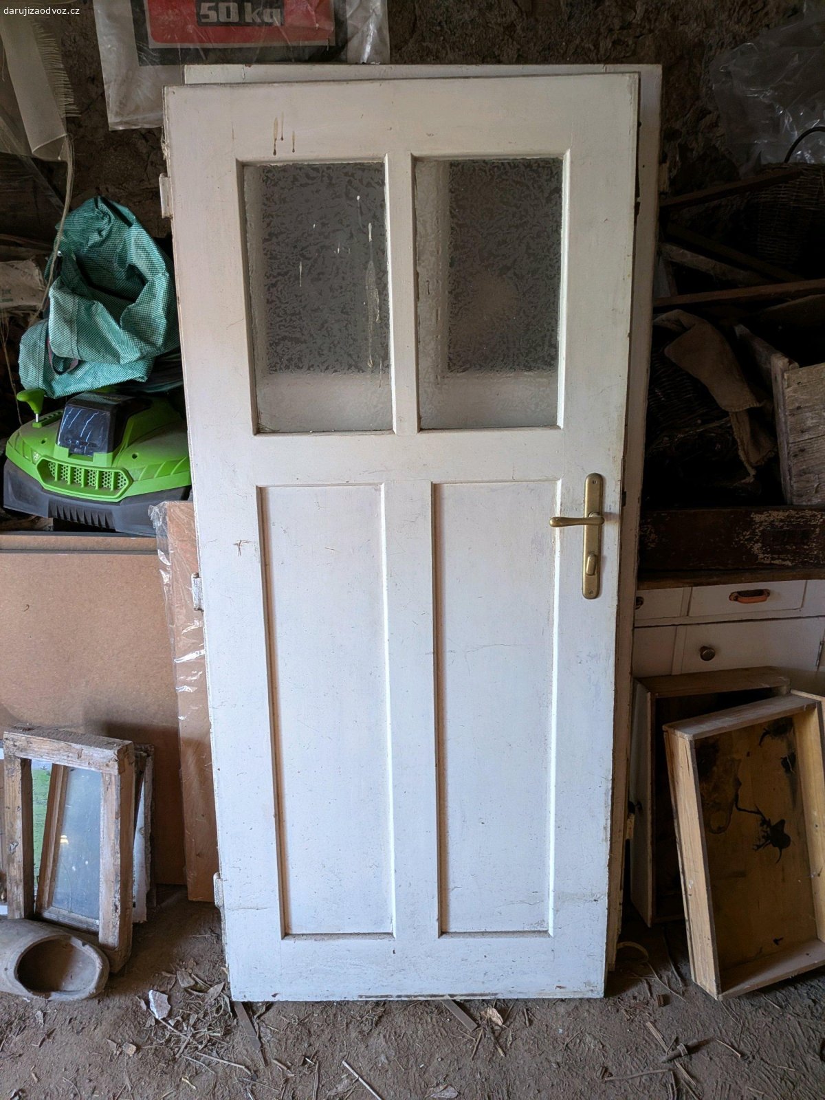 Dřevěné dveře. Troje dřevěné dveře s prosklením, spíše k renovaci. Velikost cca 180×83 cm.
