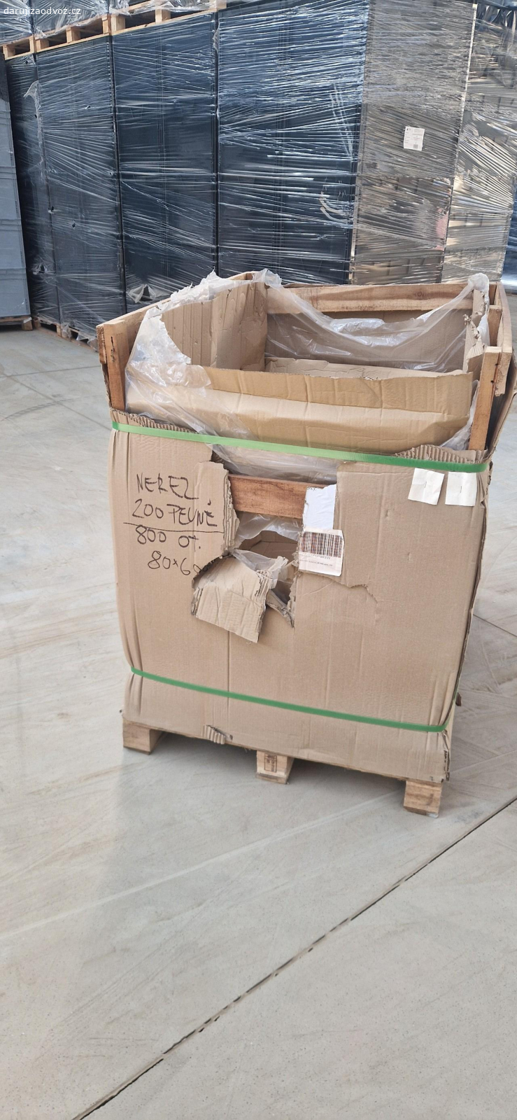 Dřevěné klece. Daruji dřevěné klece (115x80x110), které se využívaly k převozu kovových polotovarů. Odvoz nutný i s papírovým obalem klece. Místo vyzvednutí Strojírenská 700, bývalý areál Zetoru. Momentálně k odvozu cca 50 ks.