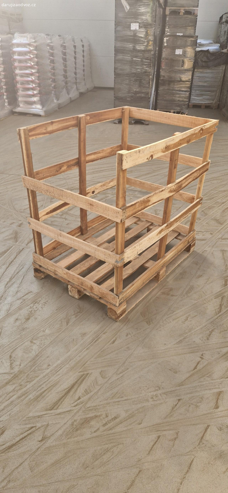 Dřevěné klece. Daruji dřevěné klece (115x80x110), které se využívaly k převozu kovových polotovarů. Odvoz nutný i s papírovým obalem klece. Místo vyzvednutí Strojírenská 700, bývalý areál Zetoru. Momentálně k odvozu cca 50 ks.