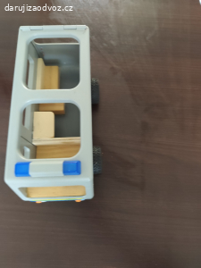 Dřevěné policejní auto