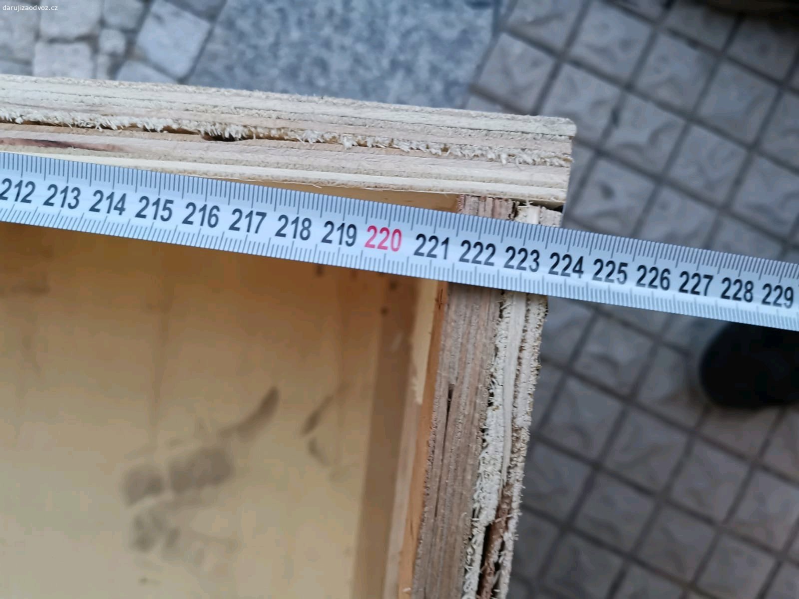 Dříví překližka + palety. truhla z překližky (fanera).
hodí se do kamen, bez barvy.
mám ještě 3 palety vhodné ke stejným účelům (60x80, 80x120, 100x100).
ideálně vše najednou, ale není podmínkou