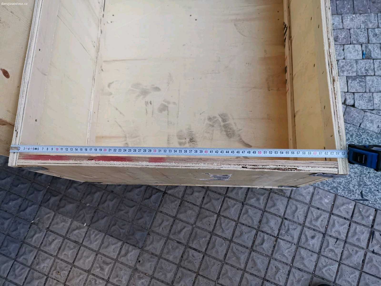 Dříví překližka + palety. truhla z překližky (fanera).
hodí se do kamen, bez barvy.
mám ještě 3 palety vhodné ke stejným účelům (60x80, 80x120, 100x100).
ideálně vše najednou, ale není podmínkou