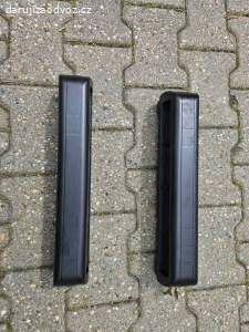 Držák lyží na střešní nosič