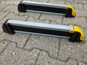 Držák lyží / snowboardů na střešní nosič