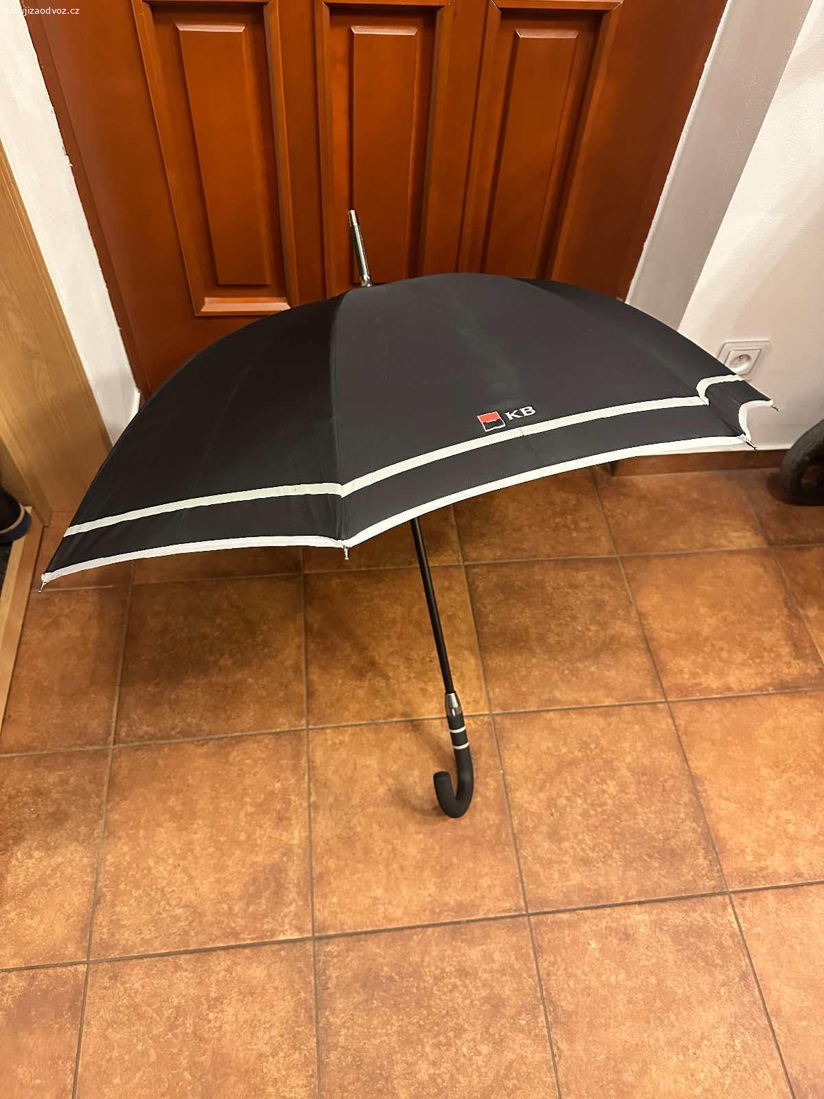 Dva destniky. Destnik Tom Taylor a Komercni banka

U Tom Taylor rukojeť trošku lepí (zastarání gumy). Jinak funkční.

Daruji prvnimu, kdo si pro ne prijede.

Osobni odber Mesice u Prahy (kousek za Letnanama).