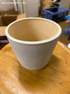 Dva kvetinace -- rezervace