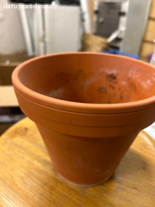 Dva kvetinace -- rezervace