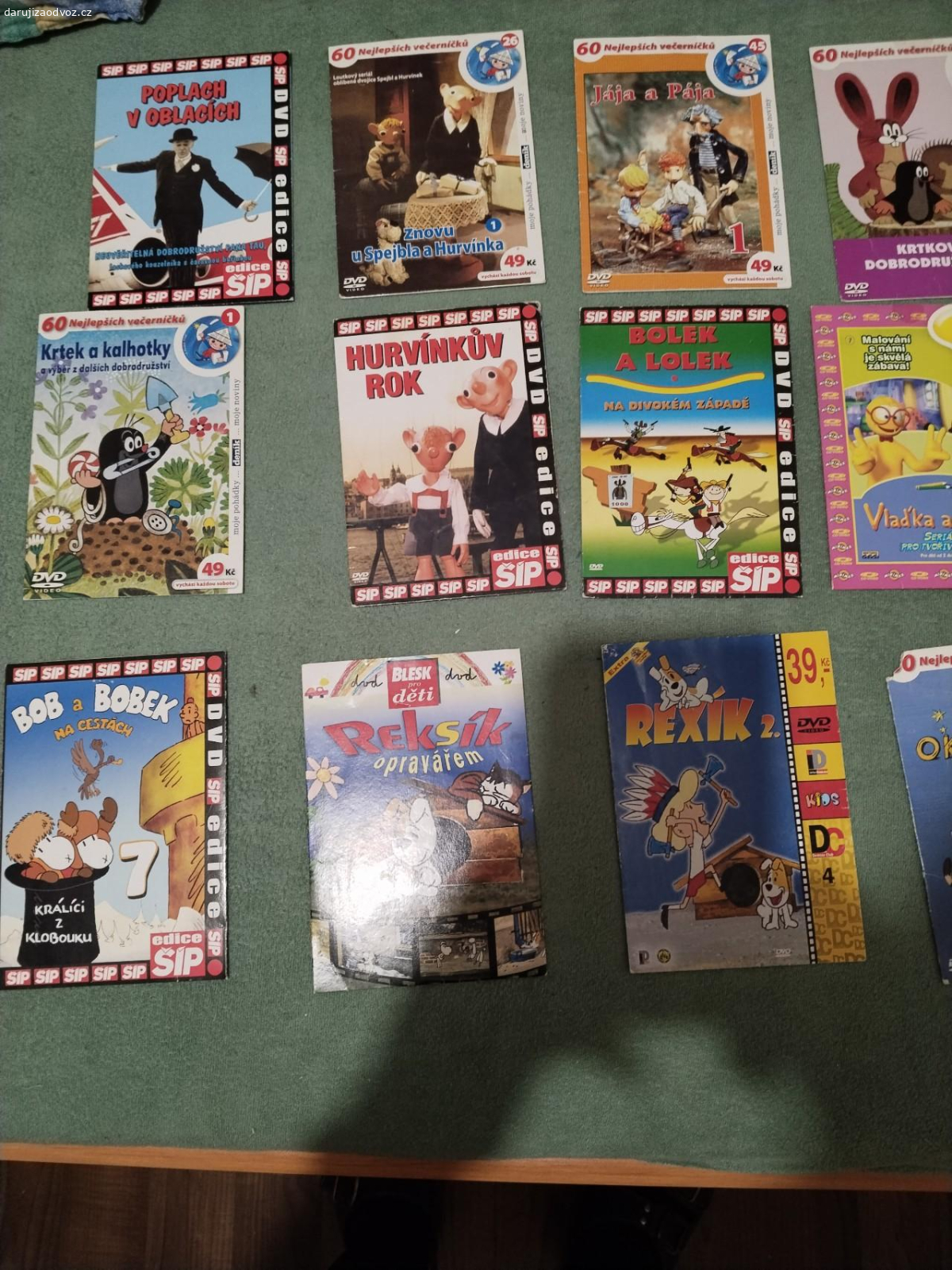 DVD pohádky a večerníčky. daruji za odvoz tyto DVD co jsou na obrázku