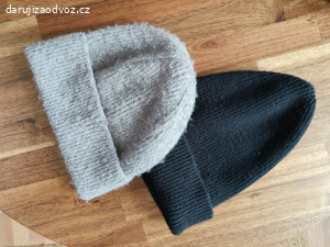 Dvě čepice