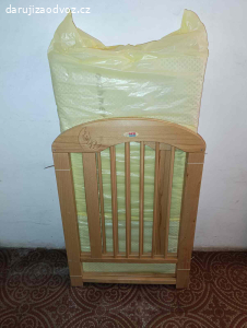 Dvě dětské postýlky s matracemi