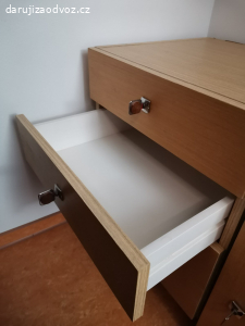 Daruji dvoudílnou skříňku