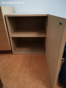 Daruji dvoudílnou skříňku
