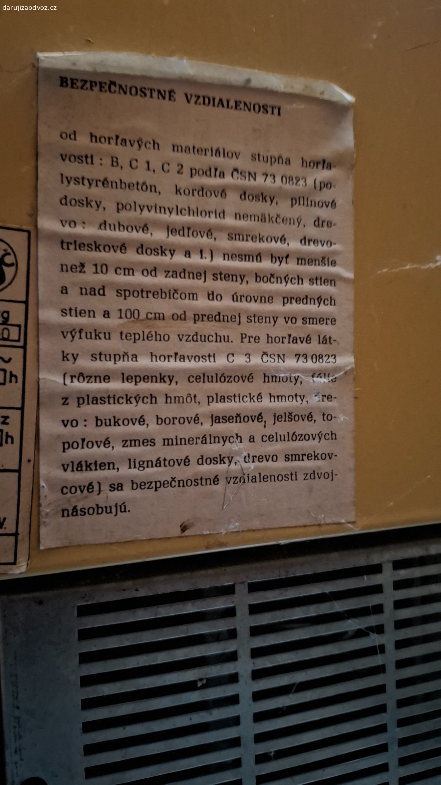 Elektrická  akumulační kamna. Daruji elektrická hybridní akumulační kamna typu HD 50 RB, vyrobená v Československu (Rudné bane, n.p., Banská Bystrica, závod Kremnica). Kamna kombinují akumulační vytápění s vestavěným přímotopem, což umožňuje rychlý náběh tepla i dlouhodobé sálání. 

Technické parametry - typ: HD 50 RB 
•	Celková hmotnost: 160 kg - vysoká tepelná kapacita díky poctivému jádru
•	Akumulační část (noc):
o	Výkon: 3 kW
o	Napájení: 220/380 V ~

•	Přímotopná část (den):
o	Výkon: 2 kW
o	Napájení: 220 V ~ 50 Hz
o	Spotřeba/kapacita: 12 kWh za 6 hodin (43 200 kJ) 

•	Ventilátor: 23 W (220 V ~ 50 Hz) pro nucený oběh teplého vzduchu 

Kamna jsou ideální na vytápění chalupy, rodinného domu, dílny nebo garáže.  

Vzhledem k vysoké hmotnosti (160 kg) je nutný vlastní odvoz a naložení. Pro snazší přepravu doporučuji kamna před manipulací rozebrat (vyjmout vnitřní akumulační cihly). 

Lokalita: Zlín