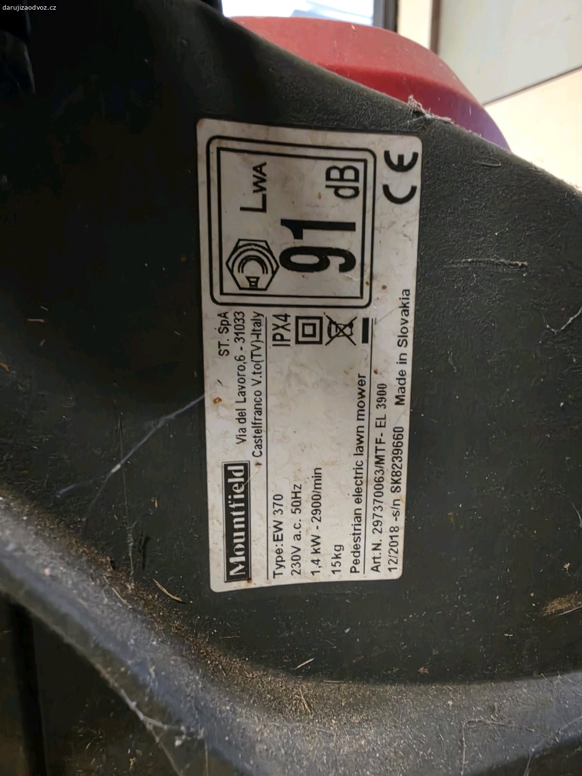 elektrická sekačka. funkční, dlouho nepoužívaná