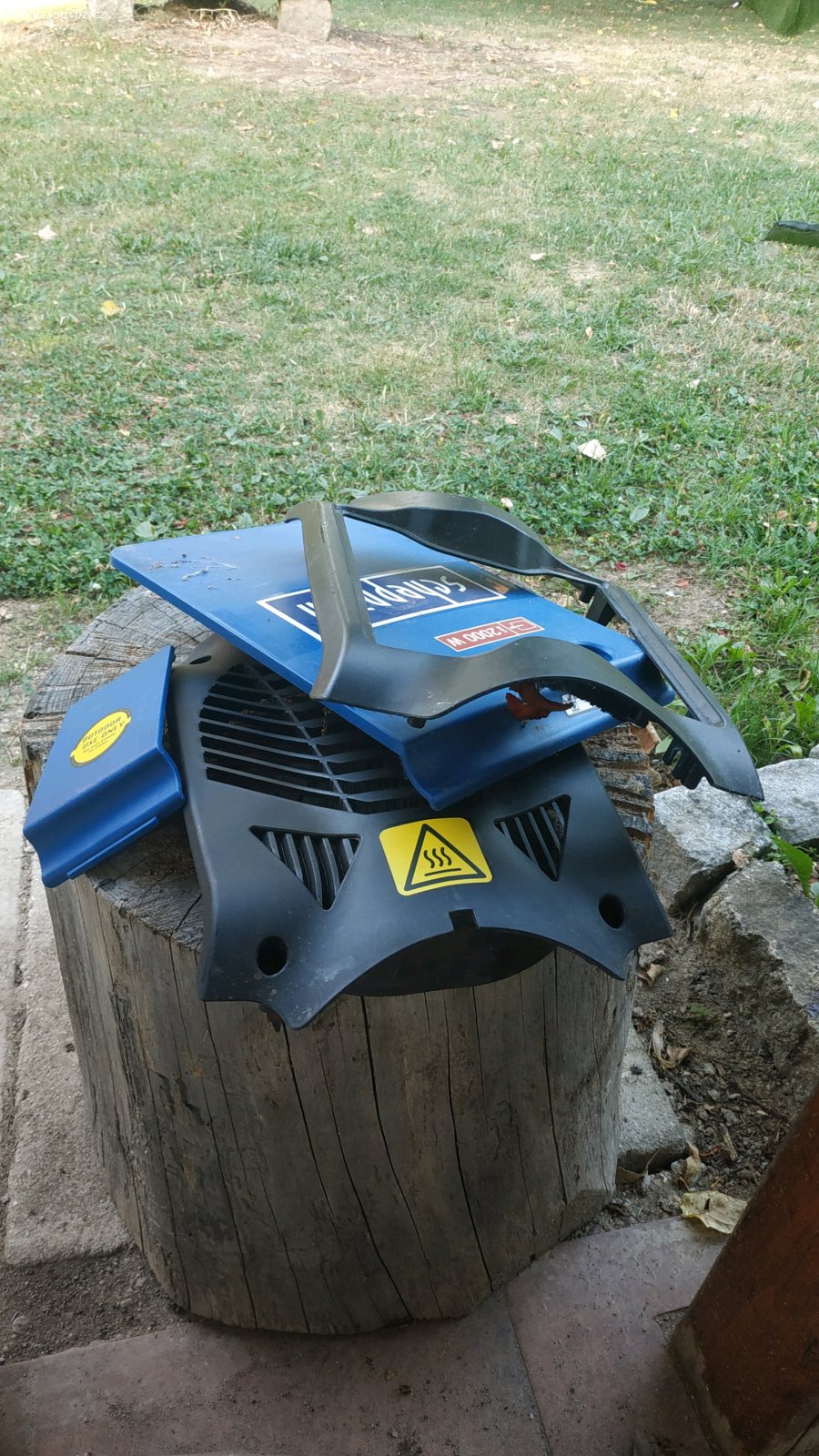 REZERVACE.Elektrocentrála na díly.. Daruji za odvoz Scheppach SG2000 elektrocentrálu, rozložená, některé plasty poškozeny,pouze na náhradní díly.