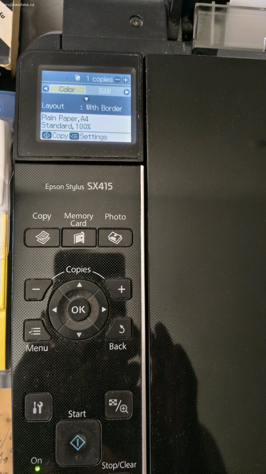 Epson stylus SX415. Multifunkční tiskárna, je potřeba vyčistit tiskové hlavy, scanner i kopírka je funkční.
