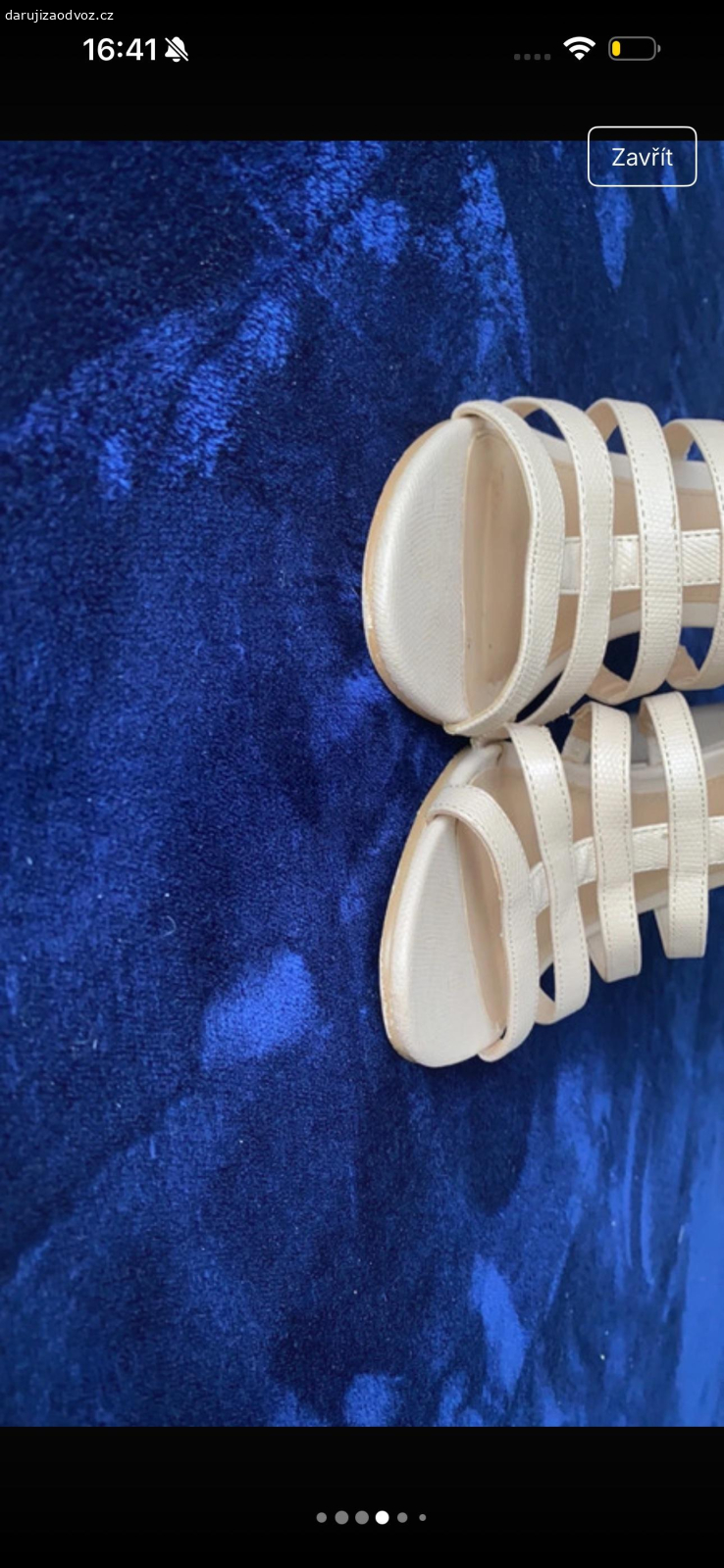 express klínky 37. Nošené chvíli na dovče,  vše vyfocené, délka stélky 20, podpatku -klínku 10cm, ale jsou pohodlné díky páskům přes nárt

osobní předání možné - prosim si o lahev coly zero anebo zásilkovna komplet 120,-