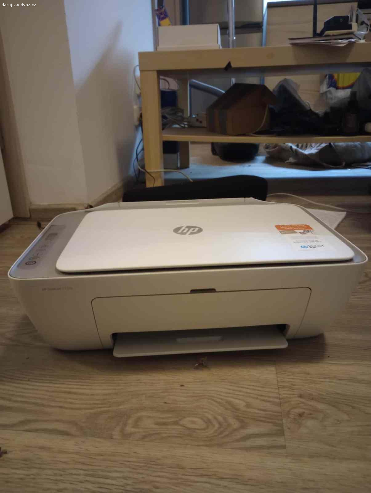 FREE! HP DeskJet 2720E All-in-One Printer. Has not been in much use, just the very first cartridge of ink has been used. Works perfectly, but you'll need to buy the ink. You can see more details of this printer here:
https://www.softcom.cz/eshop/hp-deskjet-2720e-all-in-one-printer-hp-_d254917.html

You can pick it up in Brno near Detska Nemocnice tramstop.

I don't speak Czech!