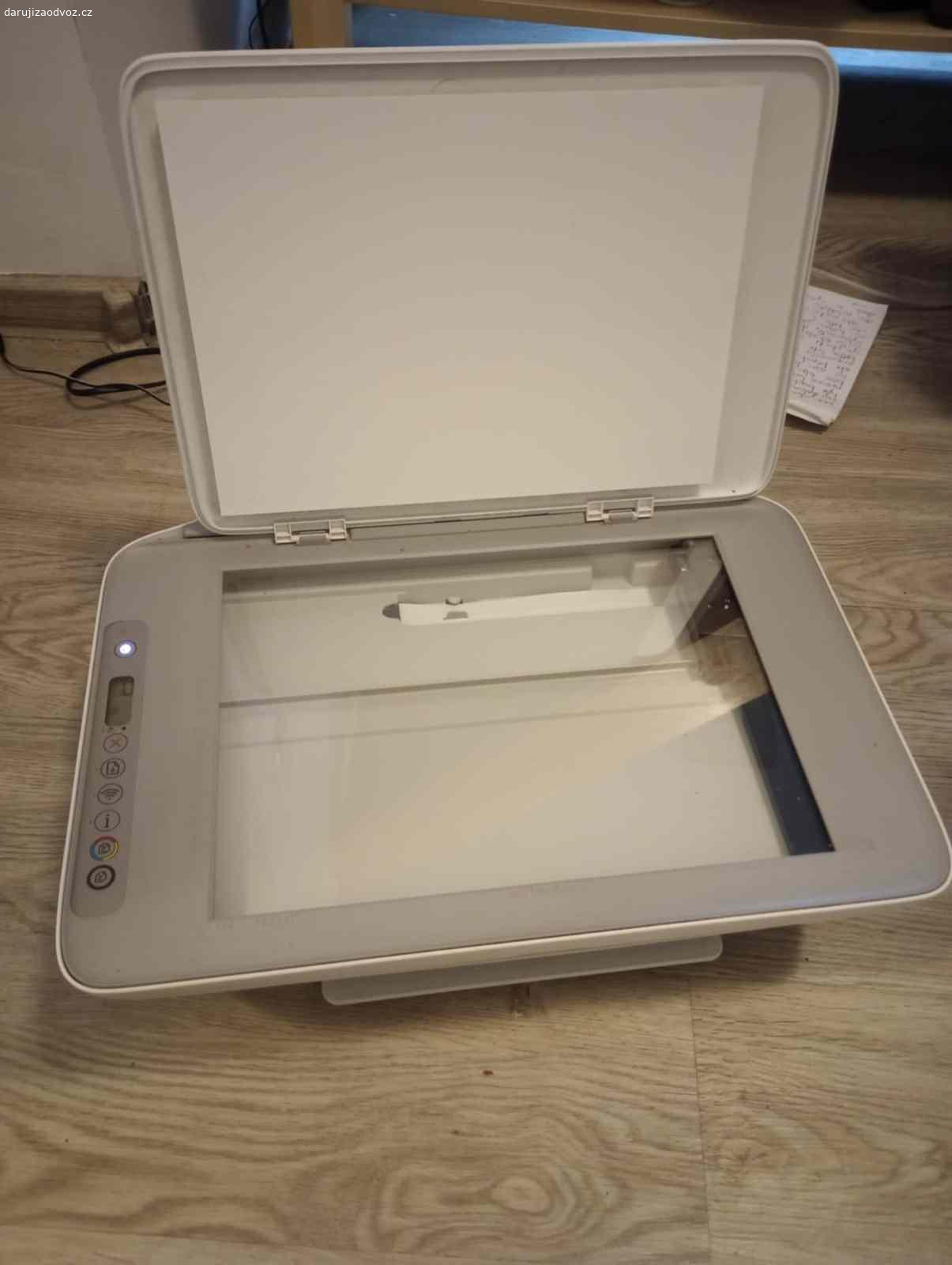 FREE! HP DeskJet 2720E All-in-One Printer. Has not been in much use, just the very first cartridge of ink has been used. Works perfectly, but you'll need to buy the ink. You can see more details of this printer here:
https://www.softcom.cz/eshop/hp-deskjet-2720e-all-in-one-printer-hp-_d254917.html

You can pick it up in Brno near Detska Nemocnice tramstop.

I don't speak Czech!
